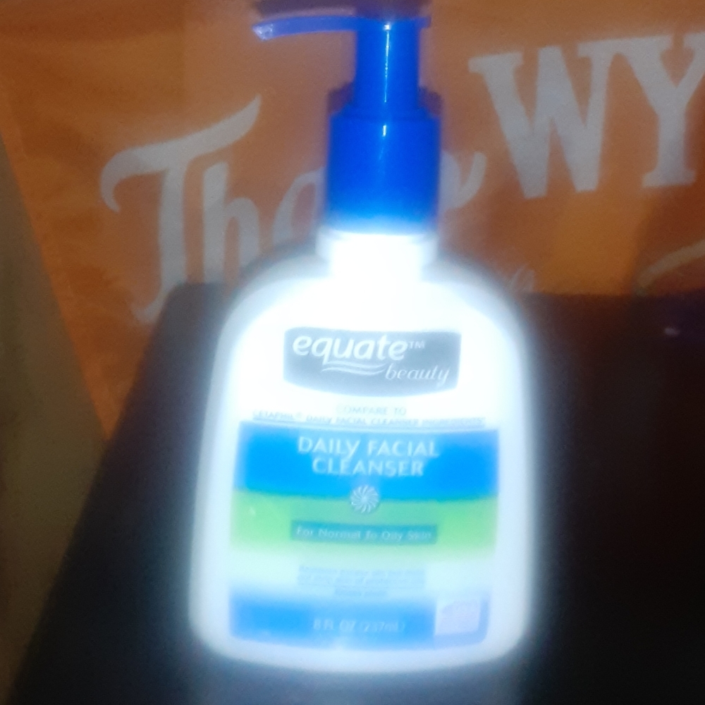 Equate Daily Facial Cleanser